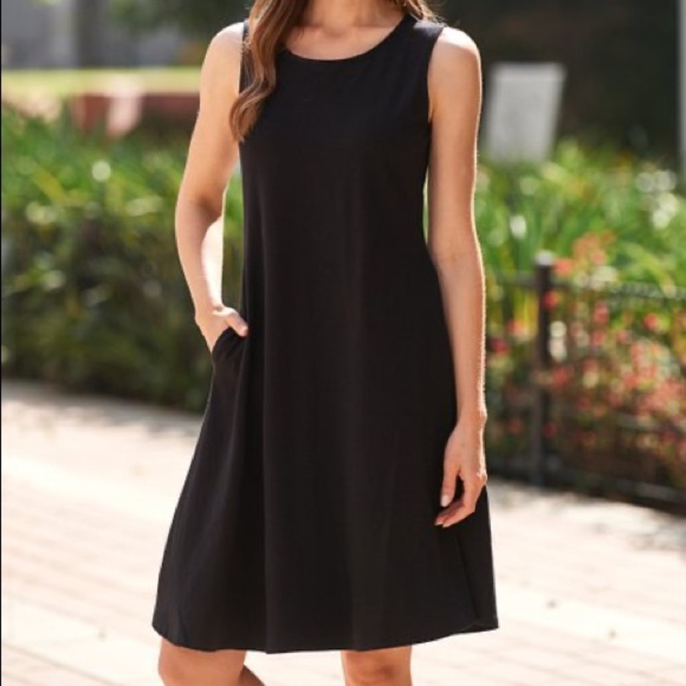Cute Black Dress WITH Pockets!!